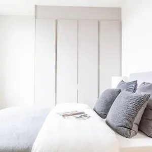 Luxury Top Location Rds, Aviva 5 Min Walk Apartment