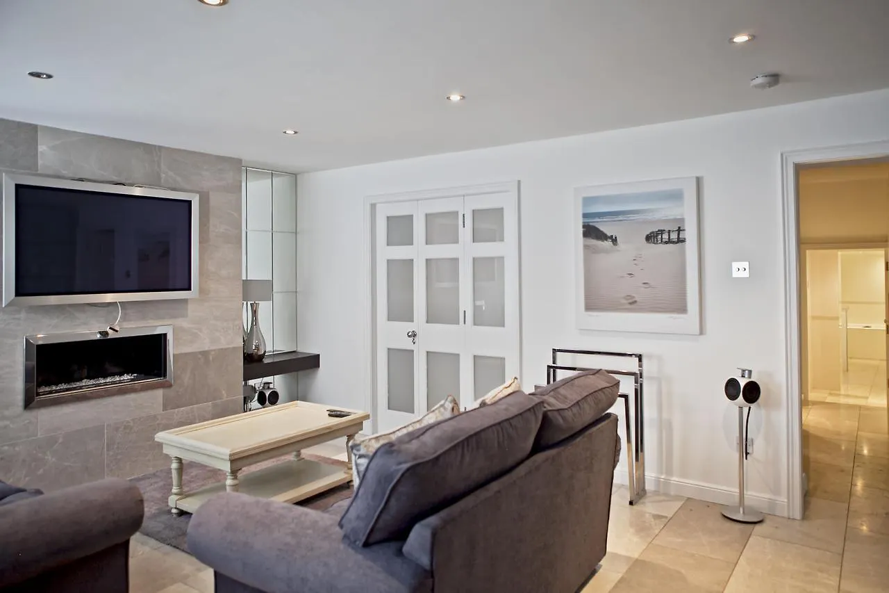 The Colin Farrell Suite - Hiphipstay Dublin